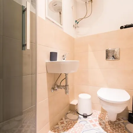 Light Studio Apartment